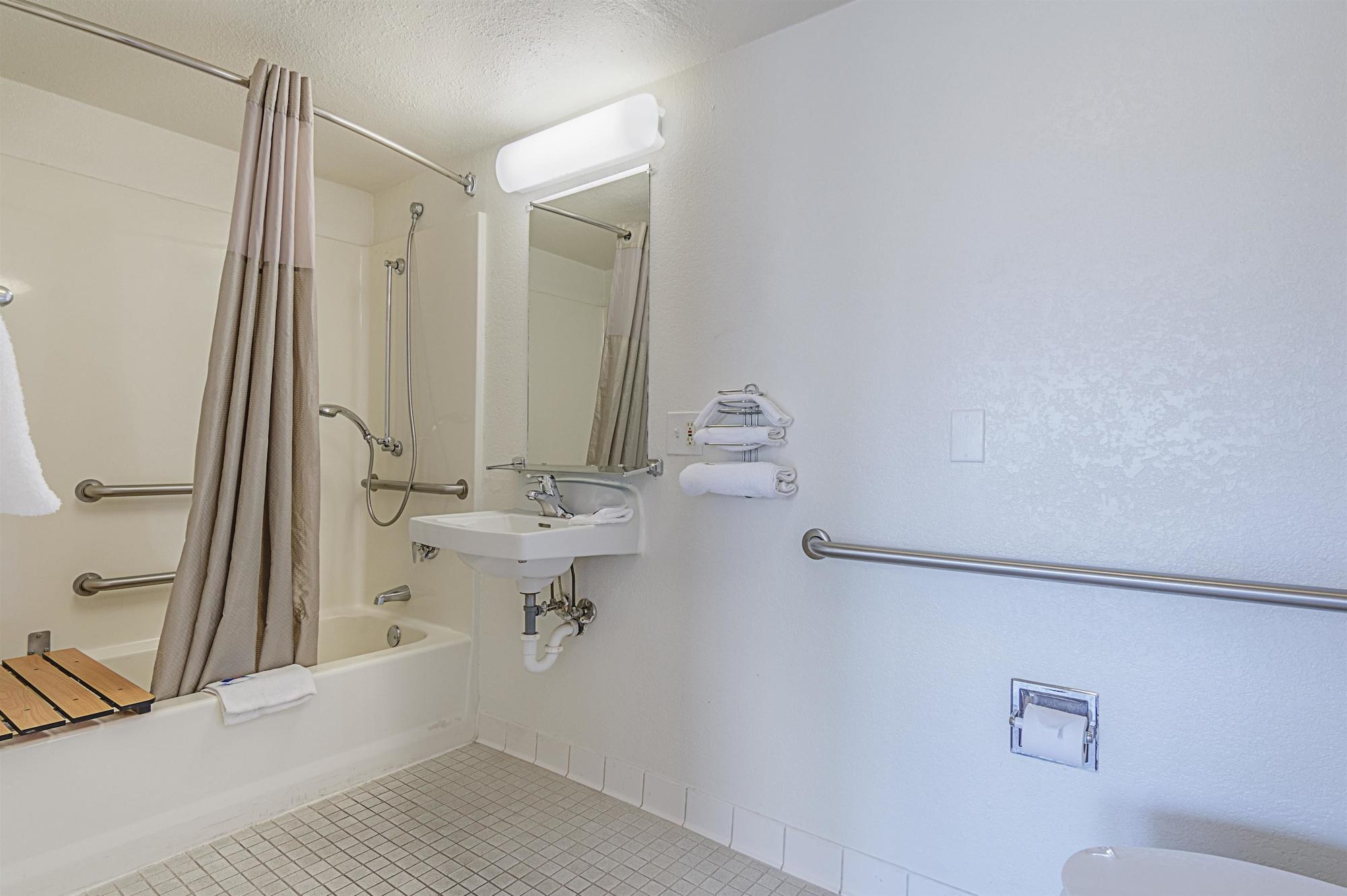 Park Inn By Radisson, Modesto Exterior photo