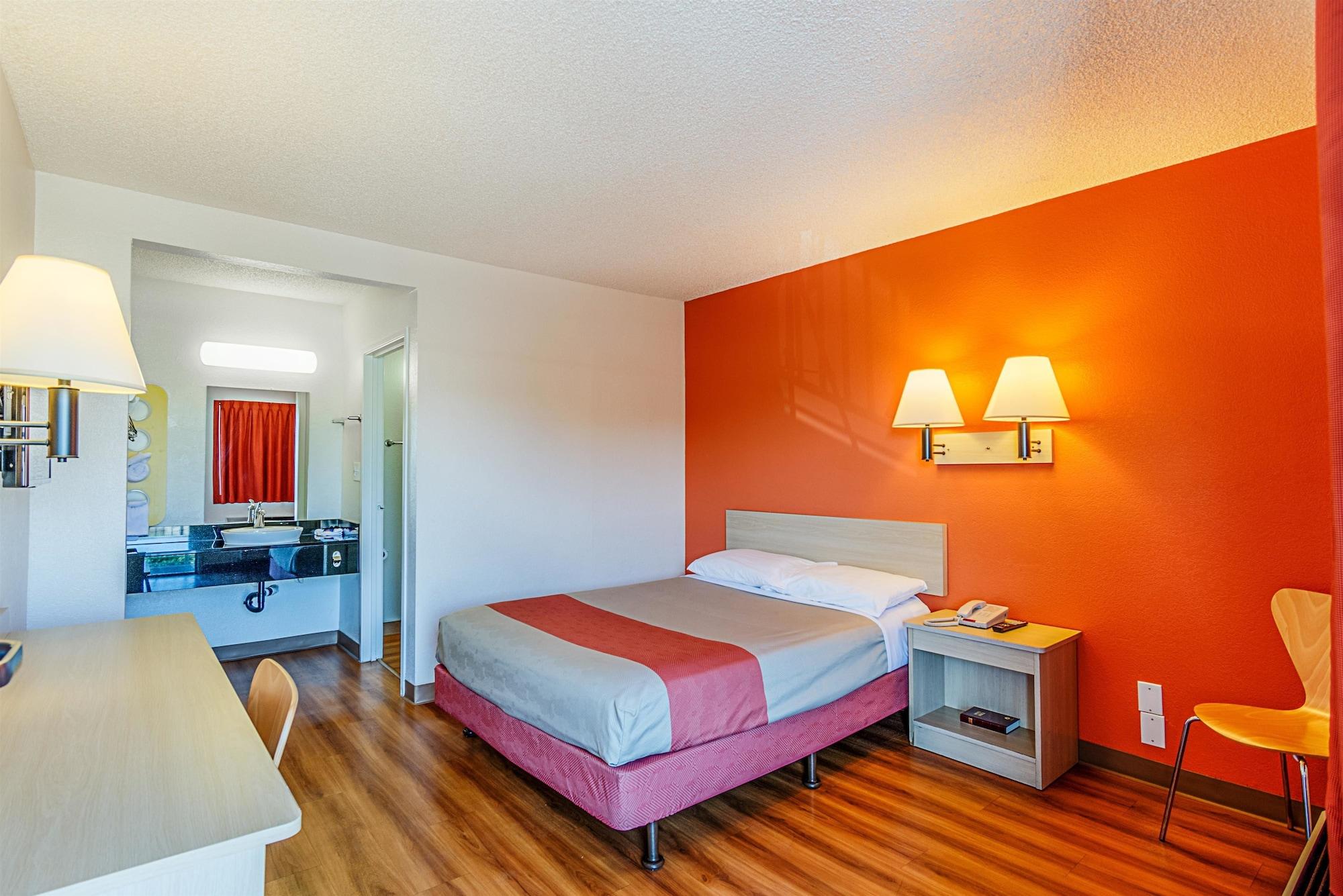 Park Inn By Radisson, Modesto Exterior photo