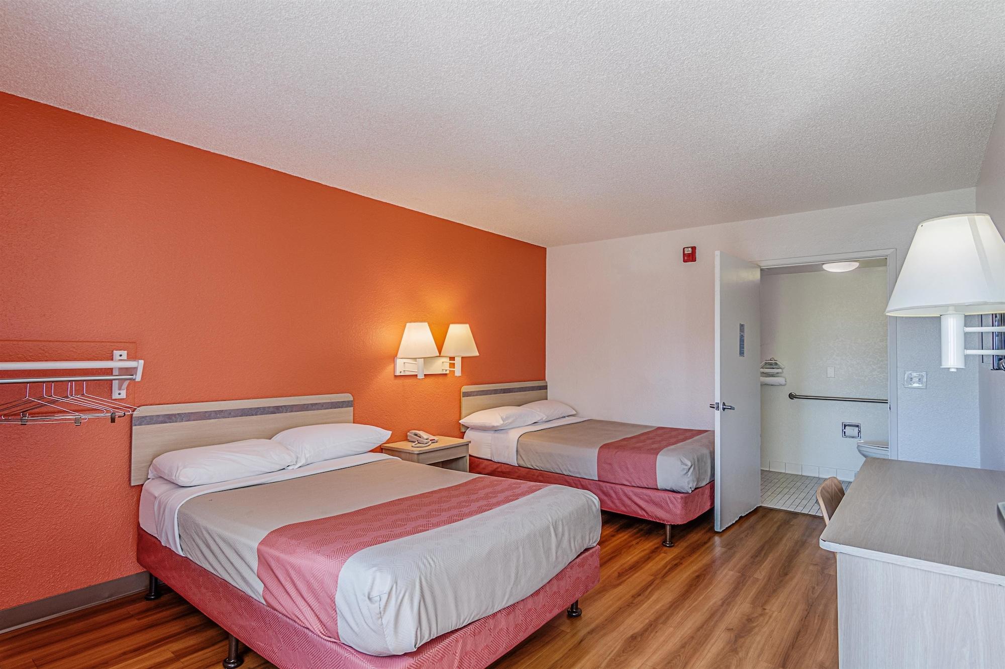 Park Inn By Radisson, Modesto Exterior photo