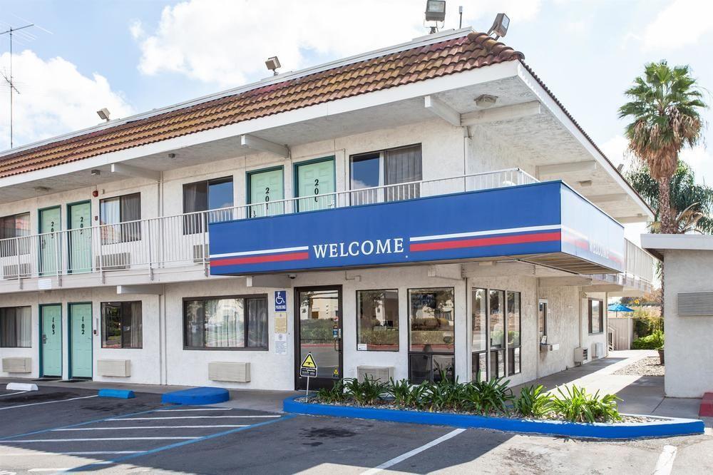 Park Inn By Radisson, Modesto Exterior photo