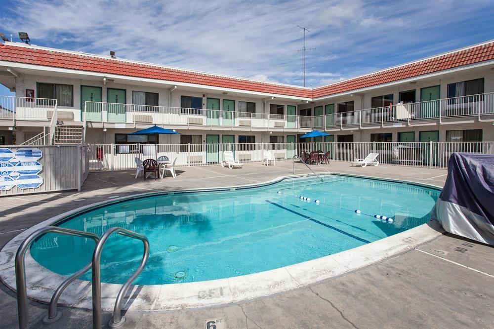 Park Inn By Radisson, Modesto Exterior photo