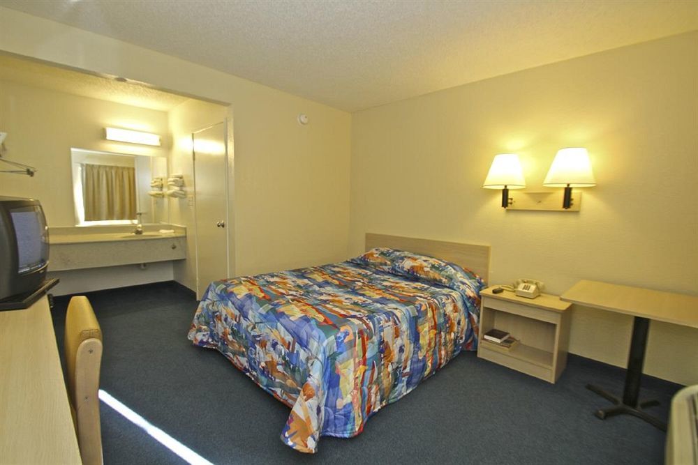 Park Inn By Radisson, Modesto Exterior photo